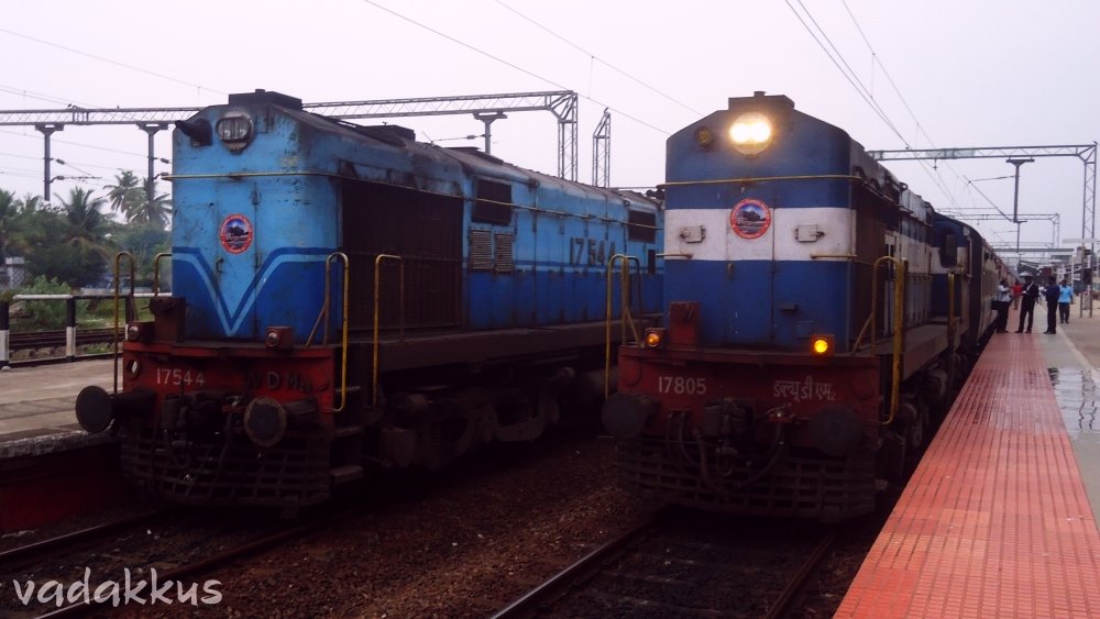 WDM2Bs meet at Alappuzha with the Ernad and Janshatabdi expresses