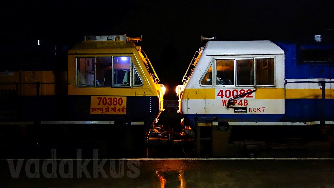 Rare occurance when a Dual-Cab Goods loco WDG4D and a Passenger Loco WDP4B hauled an Express Train