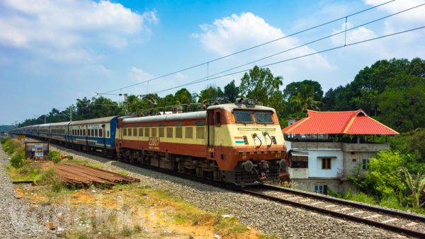 Indian-Railways-Train-JanShatabdi-Express-WAP1-electric-locomotive