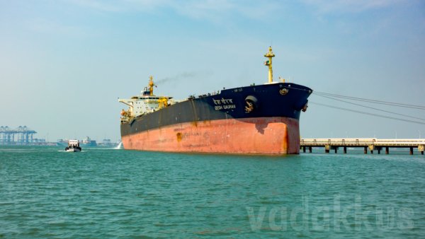 Crude-Oil-Tanker-Ship-MT-Desh-Gaurav-India-Ernakulam-Kochi