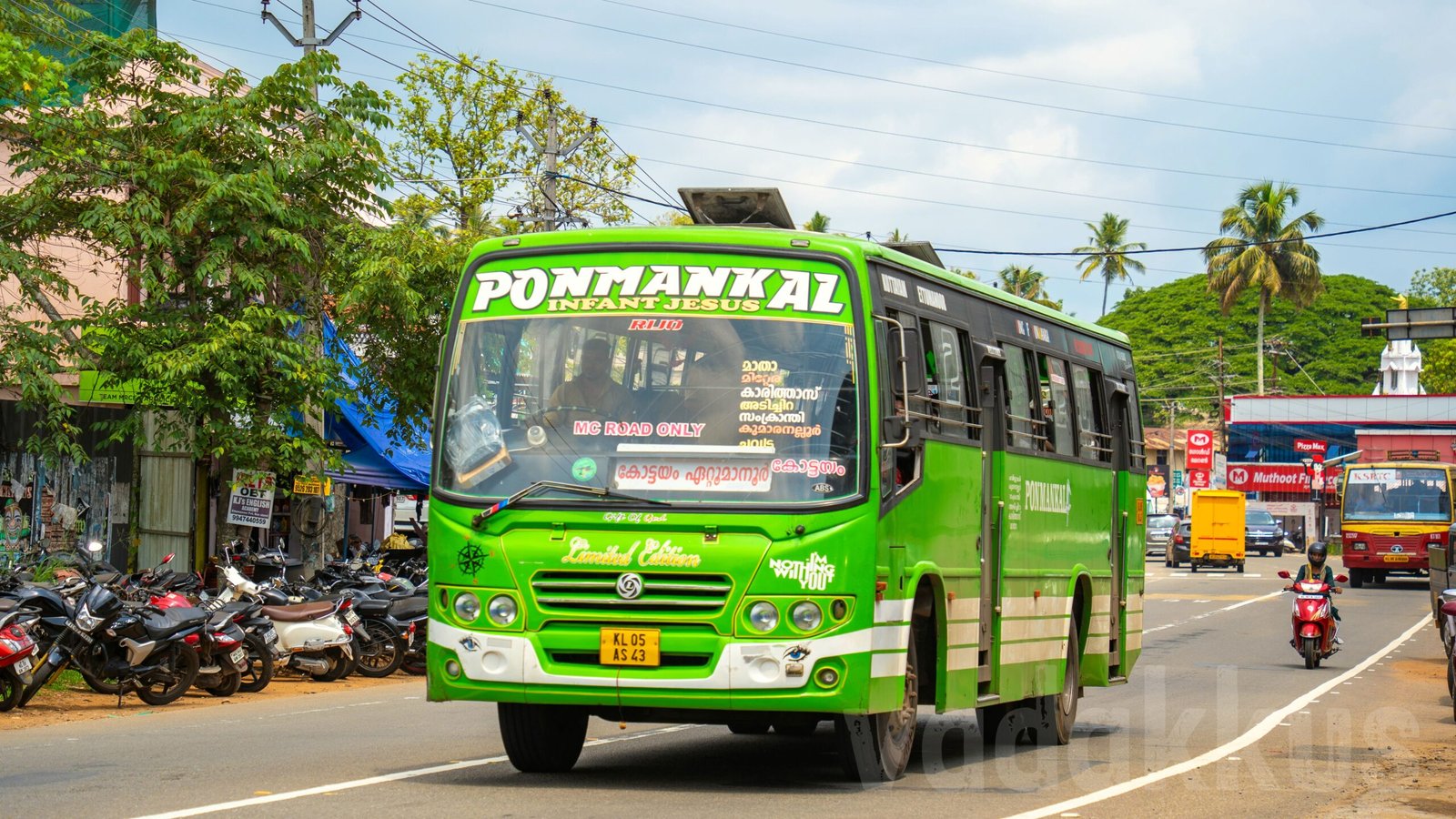 Ponmankal Kottayam Ettumanoor green town service Private bus.