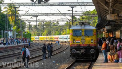 venad express commuter train ernakulam evening crowd kerala